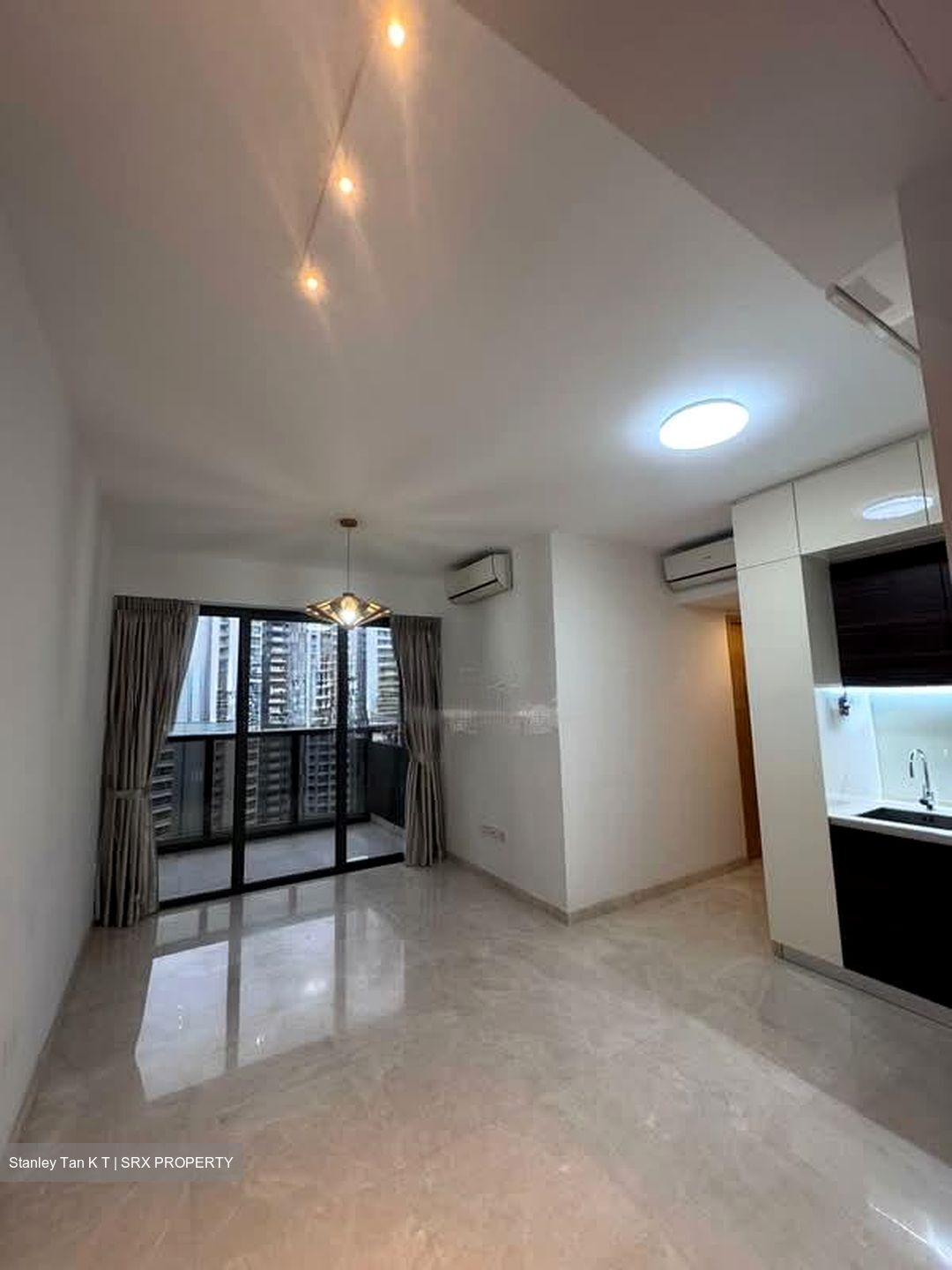 Commonwealth Towers (D3), Condominium #585358231